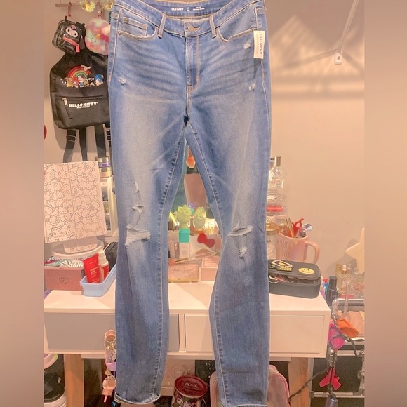 NWT Distressed skinny jeans Size 8 - Picture 3 of 9